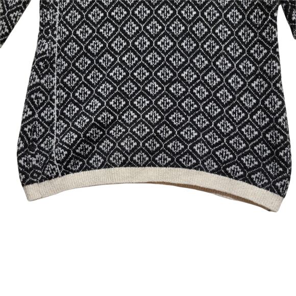 Maurices  Womens Sweater Mixed Print Red Black White Size Small - Picture 7 of 7